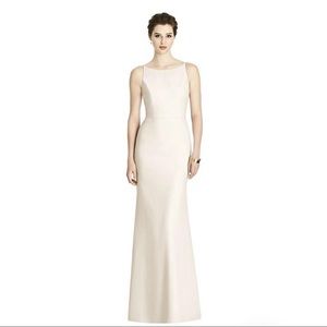 Bridesmaid dress never worn NWT— ivory color